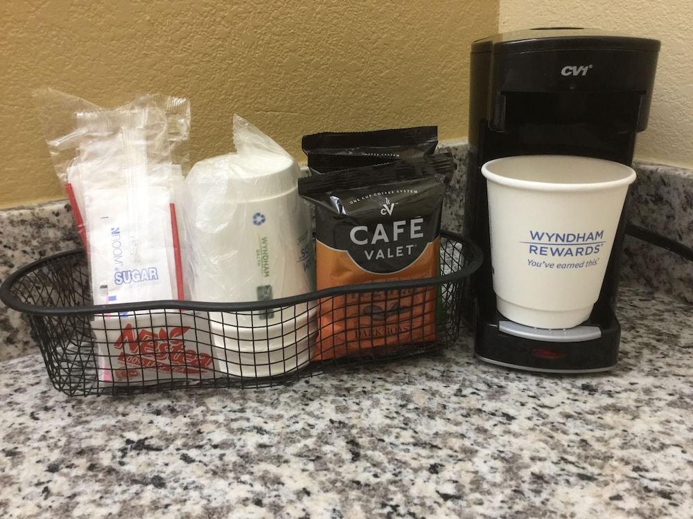 Days Inn By Wyndham Augusta Near Fort Gordon Εξωτερικό φωτογραφία